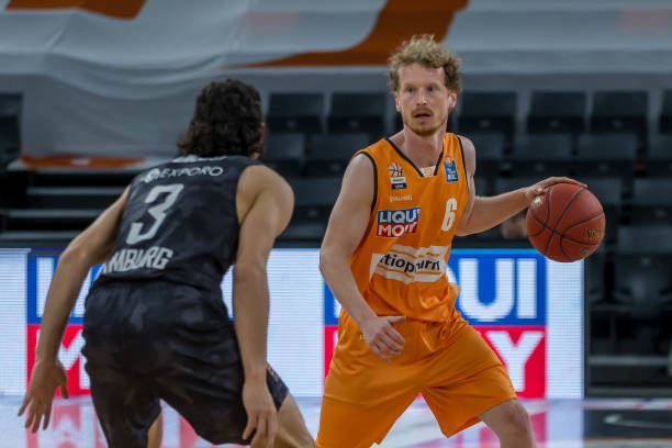 不禁让人联 不禁让人联