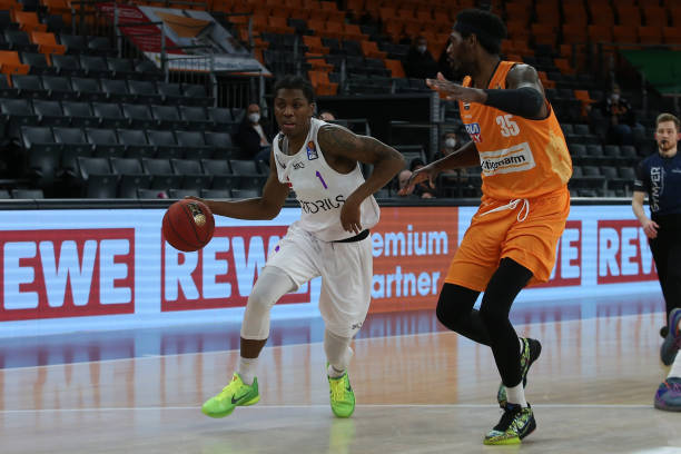 她的成功告 她的成功告